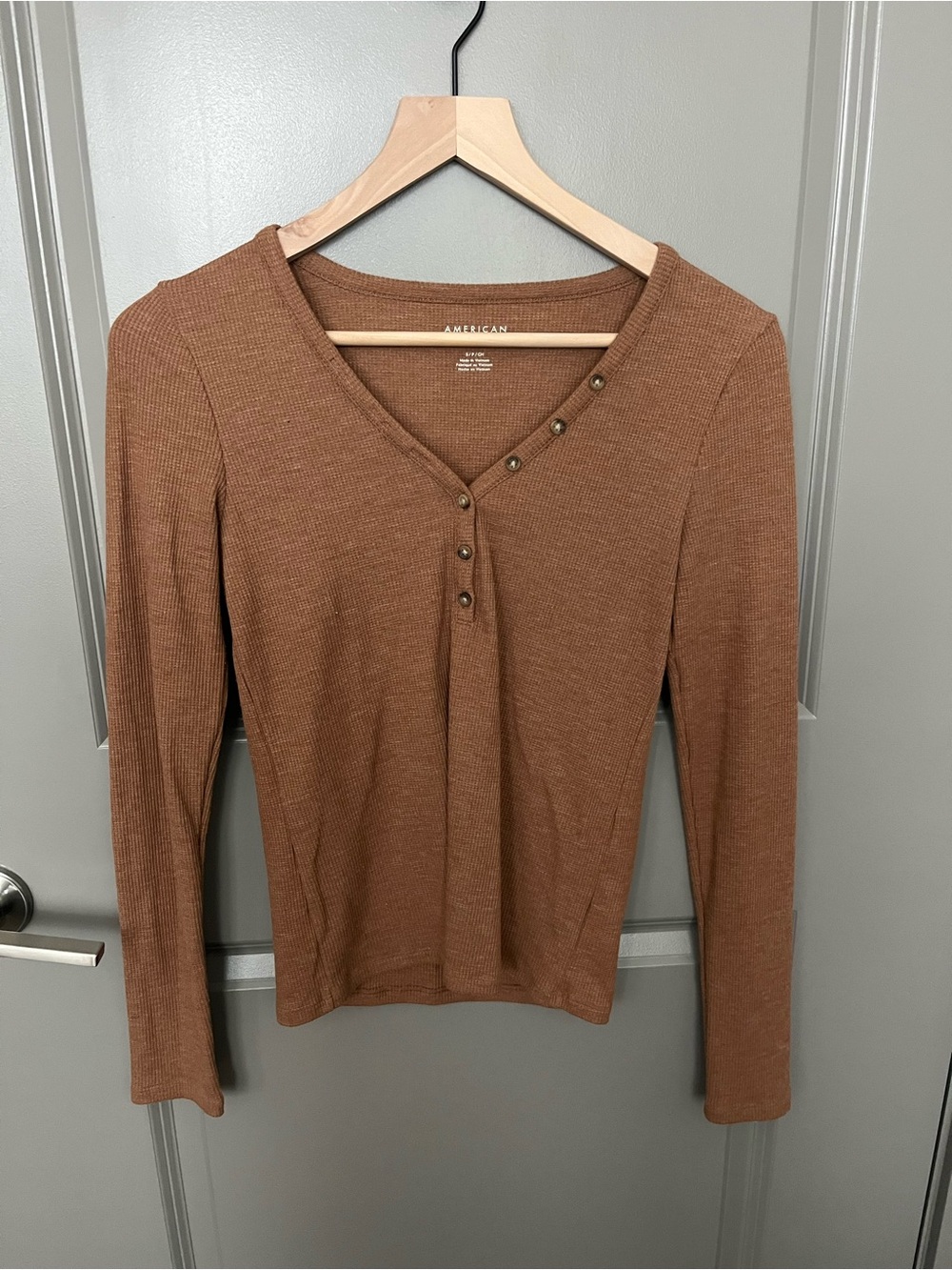 American Eagle Outfitters Women's Chestnut Ribbed Henley Long Sleeve Top